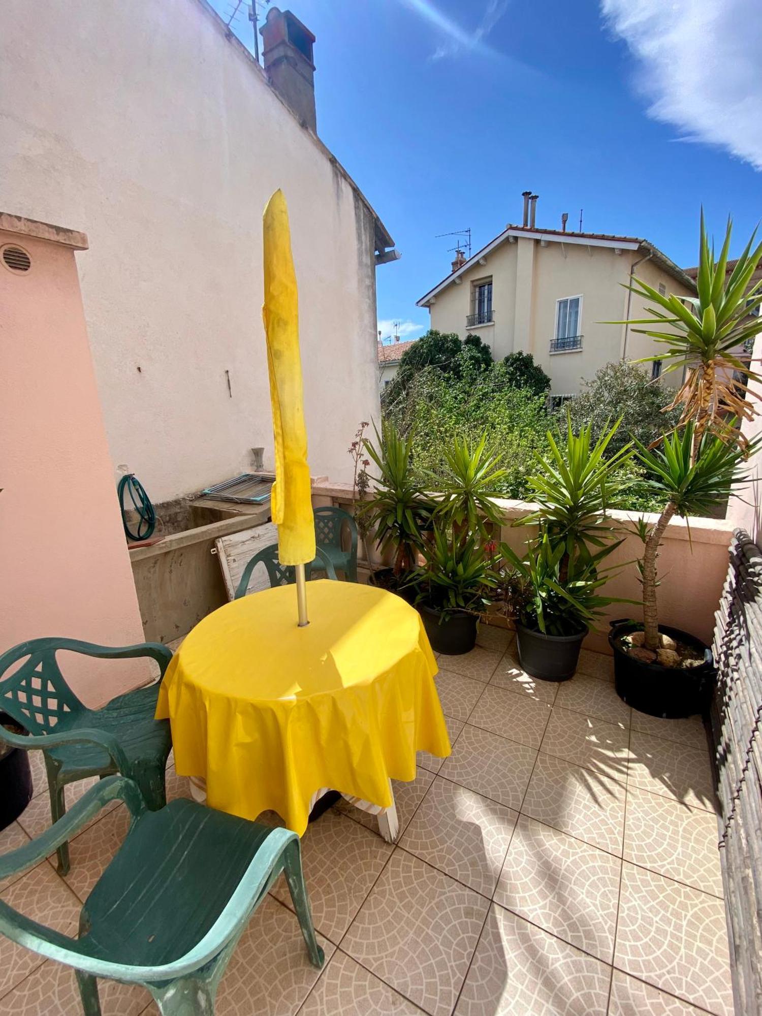 פרפיניין Grand Appartement En Centre Ville Avec Terrasse מראה חיצוני תמונה